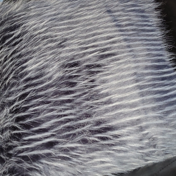 ❤2 Black/Silver Color Combination Throw Pillows❤ - Picture 3 of 10